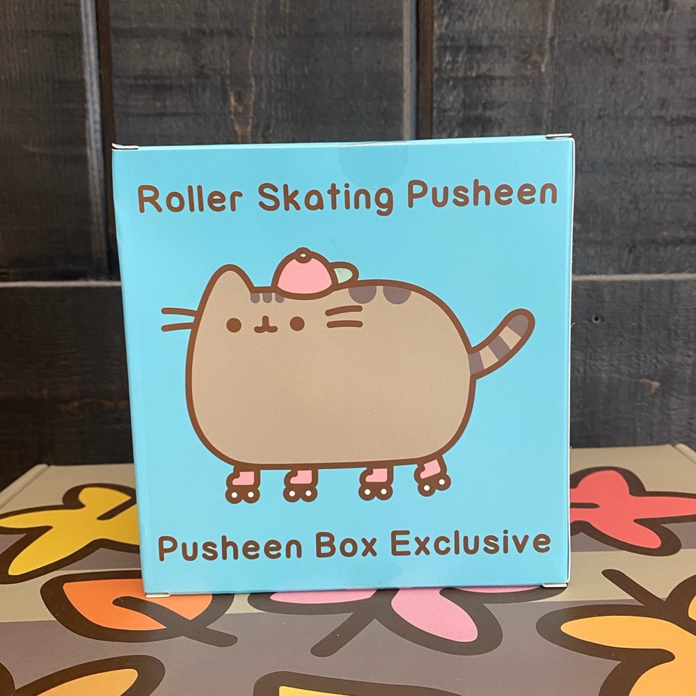 RARE PUSHEEN VINYL FIGURE - Picture 2 of 2